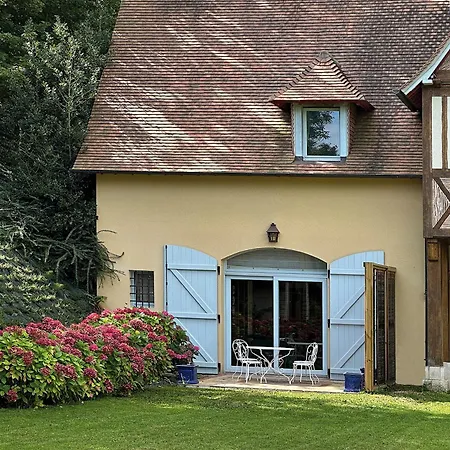 La porte bleue Trouville-sur-Mer Extérieur photo